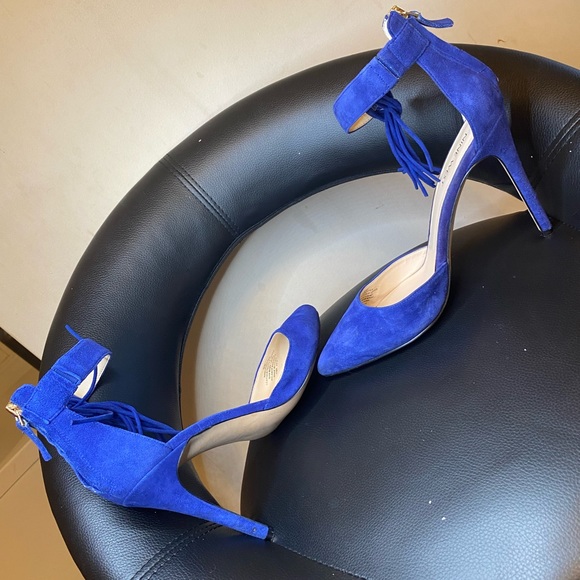 Shoes - Picture 5 of 7